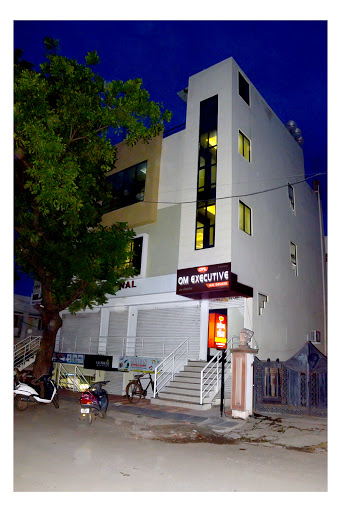 Om Executive AC Deluxe Lodge, 11/442, Suvijay Heights, Opp. Kapad Market Housing Society,, Radhakrishnan Multiplex Road., Ichalkaranji, Maharashtra 416115, India, Lodge, state MH