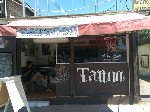 CALIFAS INK TATTOO STUDIO, Blvd. Gustavo Diaz Ordaz, Las Lilas, 22105 Tijuana, B.C., México, Estudio de tatuajes | BC