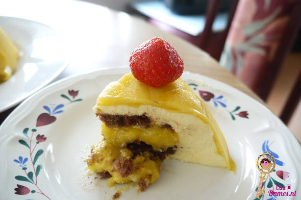 Mango mousse cake 芒果流沙蛋糕