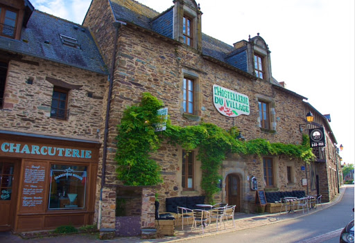 L'Hostellerie & Café Du Village (B&B Insolite - Pub)