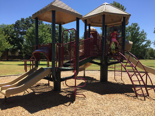 Park «Larchmont Community Park», reviews and photos, 2449 Stansberry Way, Sacramento, CA 95826, USA