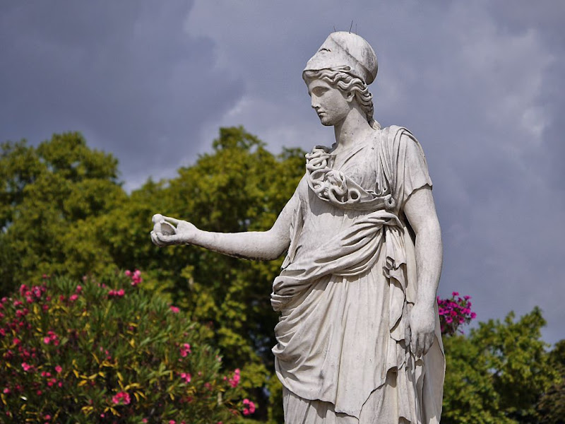 Statues du jardin du Luxembourg G1330802