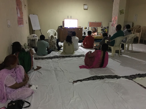 Art of Living Yoga n Meditation Center, K-69A, Behind 2nd Round Circle, Behind Kalka Jewellers, Kalkaji, New Delhi, Delhi 110019, India, Meditation_Class, state UP
