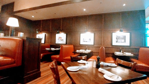 American Restaurant «Burtons Grill», reviews and photos, 2010 Bond St, Charlottesville, VA 22901, USA