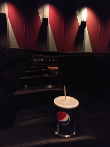 Movie Theater «Goodrich Holland 7», reviews and photos, 500 S Waverly Rd, Holland, MI 49423, USA