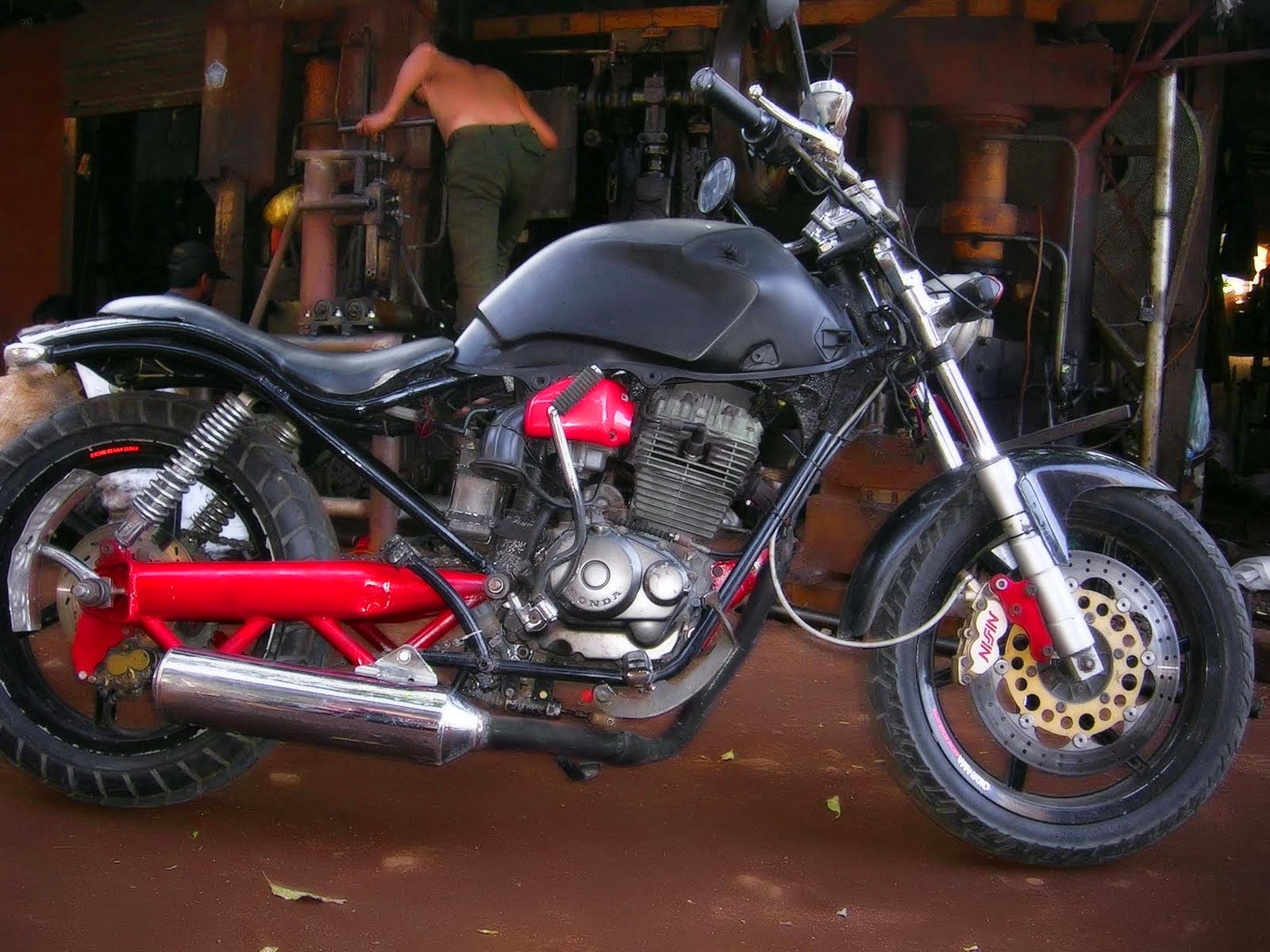 Modifikasi Honda Tiger Jadi Harley - Thecitycyclist