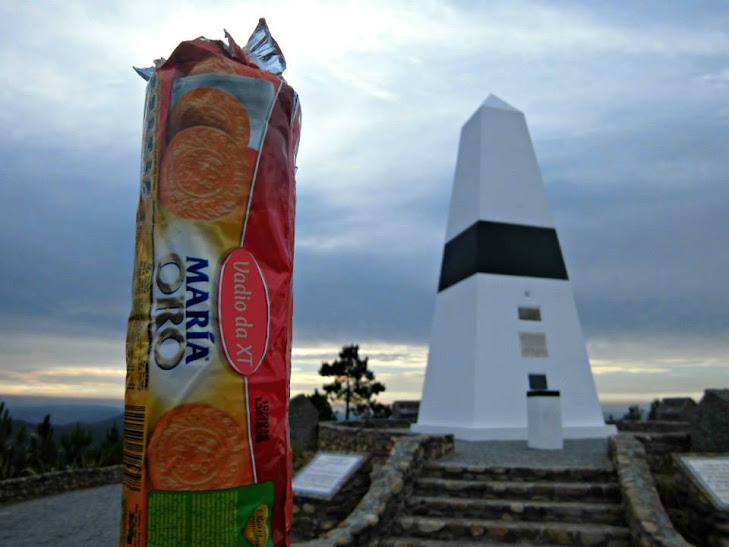 Lá vai alho... (ou já foi...) Marco_centro_geodesico_de_portugal_3