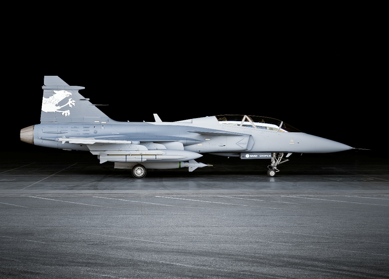 Custo e transferência de tecnologia determinaram compra de caças suecos para a Força Aérea Brasileira