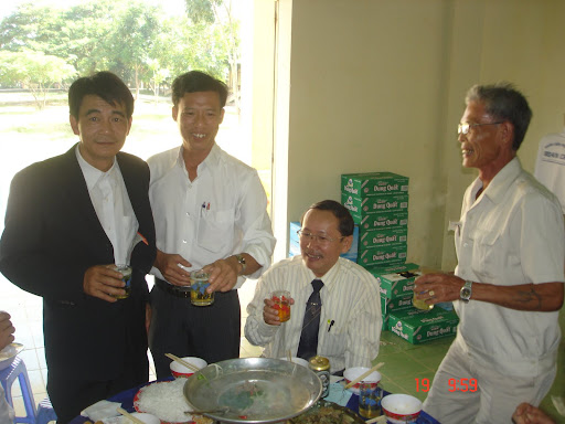 Chào mừng Ngày nhà giáo Việt Nam 20/11 2010 - Page 3 DSC00159