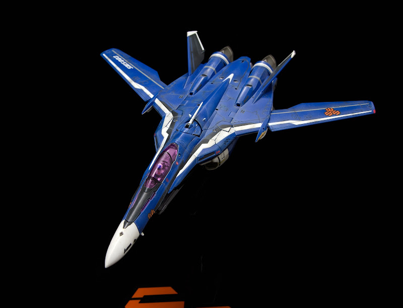 VF-25G_Michael_fighter_03.jpg