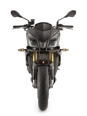 2011_Aprilia_Tuono_V4_R_black_1200x1600_front