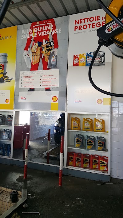 Photos of Shell Anosy