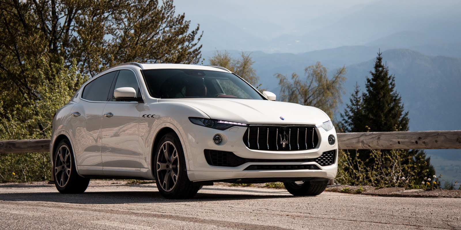 Đánh giá xe Maserati Levante 2017