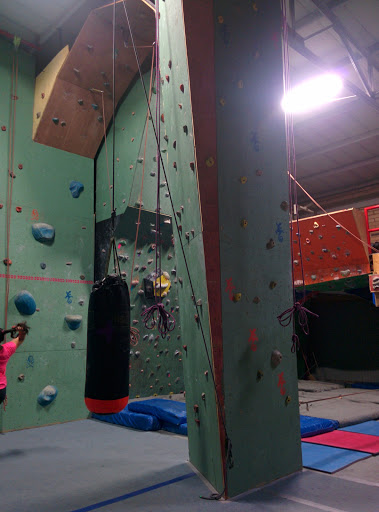 Rock On Climbing Gym, Merced 420, Zona Sin Asignación de Nombre de Colonia, Mexicali, B.C., México, Gimnasio con rocódromo | BC