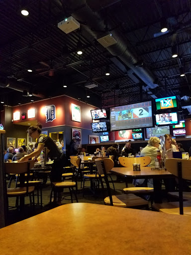 Chicken Wings Restaurant «Buffalo Wild Wings», reviews and photos, 2690 Tittabawassee Rd, Saginaw, MI 48604, USA