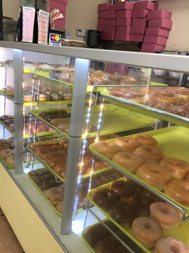 Donut Shop «American Donuts Shop», reviews and photos, 3355 Iowa Ave, Riverside, CA 92507, USA