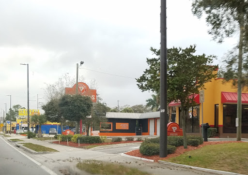 Chicken Restaurant «Popeyes Louisiana Kitchen», reviews and photos, 5950 Park Blvd N, Pinellas Park, FL 33781, USA