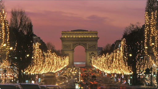Champs Elysees in December, Arc de Triomphe, Paris, France.jpg
