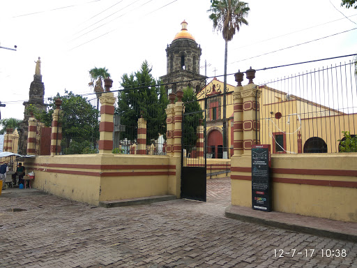 Templo Santo Santiago, Pino Suárez 49, Tonalá Centro, 45400 Tonalá, Jal., México, Iglesia cristiana | JAL