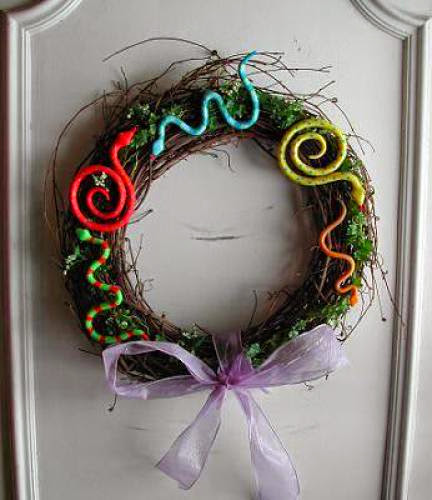 Make A Snake Wreath For Irish Pride Day