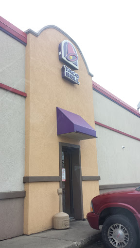 Mexican Restaurant «Taco Bell», reviews and photos, 229 West St, Grinnell, IA 50112, USA