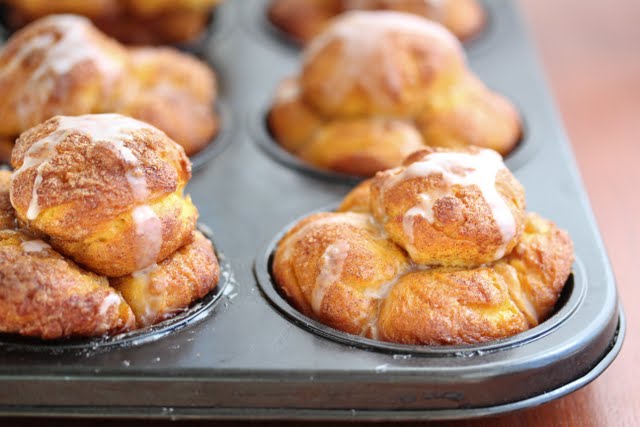 baked buns in a muffin pan