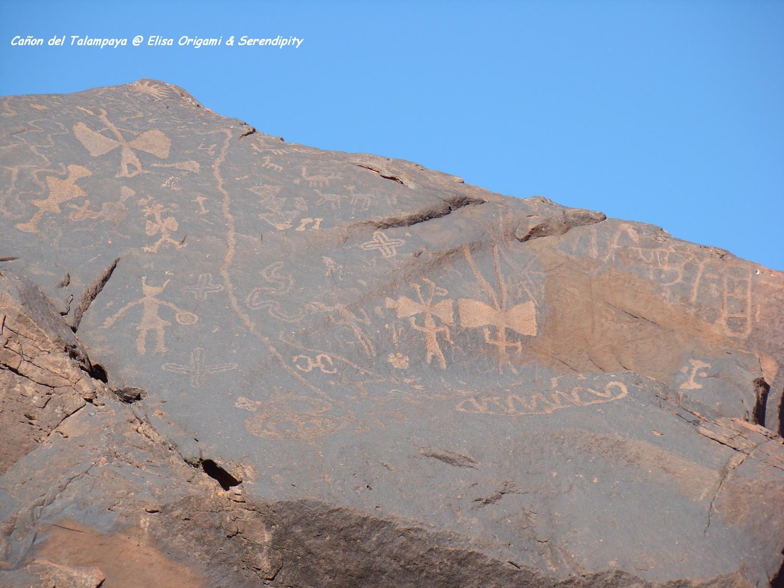 Petroglifos, morteros, Cañon del Talampaya, la rioja, Argentina, viajes, travel, travel blogger