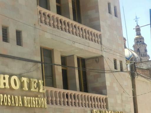 Hotel Posada Ruiseñor, Rita Pérez de Moreno No.14, Centro, 47000 San Juan de los Lagos, Jal., México, Alojamiento en interiores | JAL