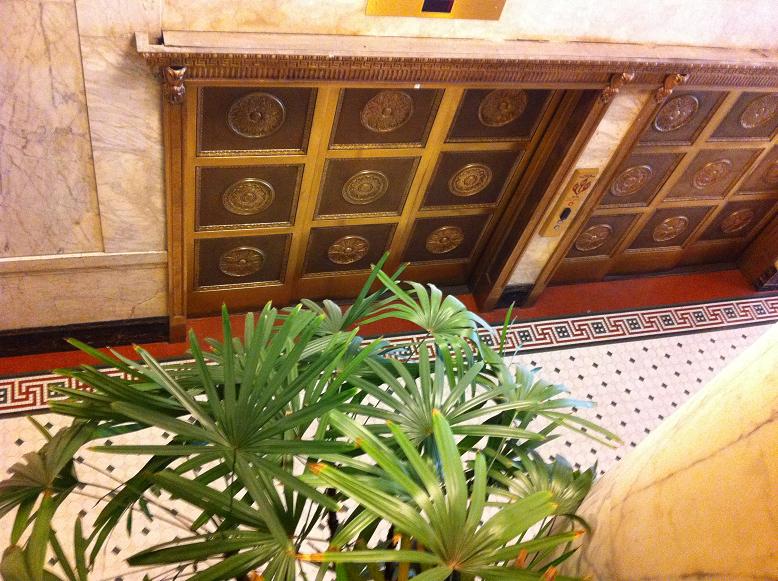 в Голливуд за шампунем, пентхаусы и вечеринки в японском квартале 