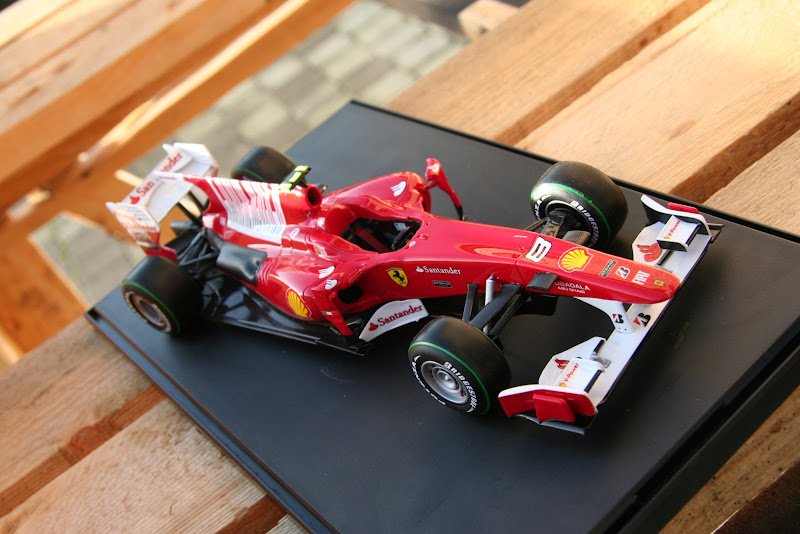 Ferrari F10 - Revell 1/24 2011-12-30%2520073