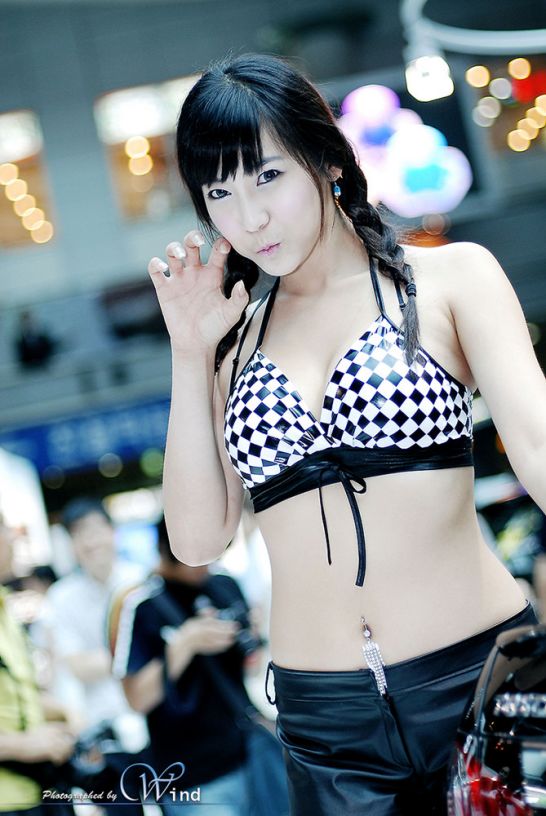 Goo Ji Sung is a sexy racing model from South Korea " Photo Gallery.