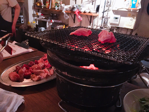 炭火焼く鳥ソリレス