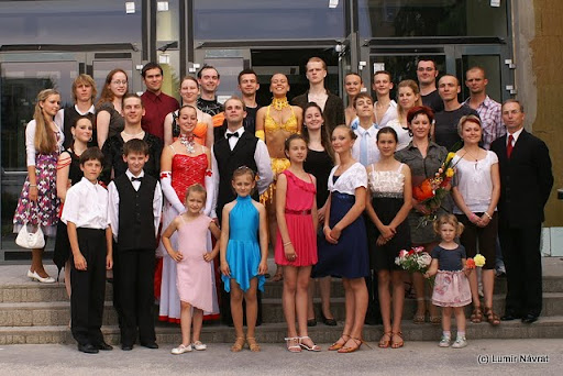 Společná fotka tanečního klubu Domino
