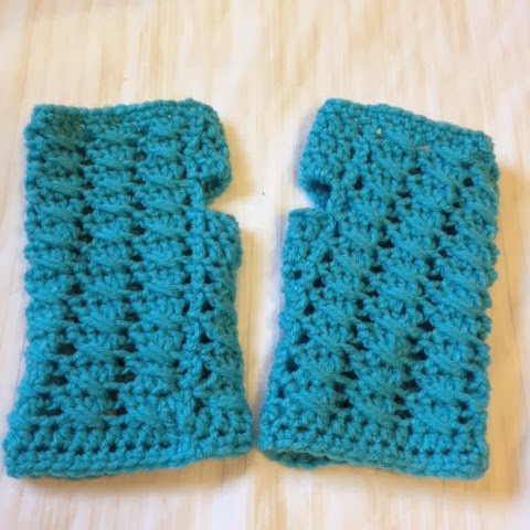 Crocheted Fingerless Cable Mittons