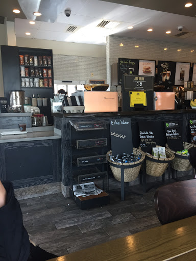 Coffee Shop «Starbucks», reviews and photos, 1660 Litchfield Turnpike, Woodbridge, CT 06525, USA