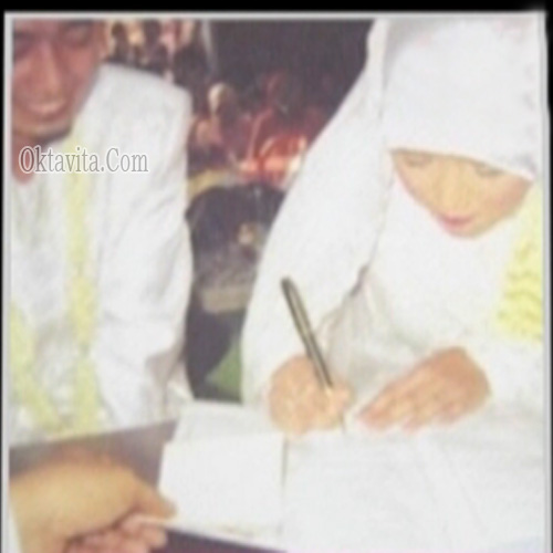 Foto Pernikahan Ustad Solmed dan Dewi Yuliawati – Oktavita.Com