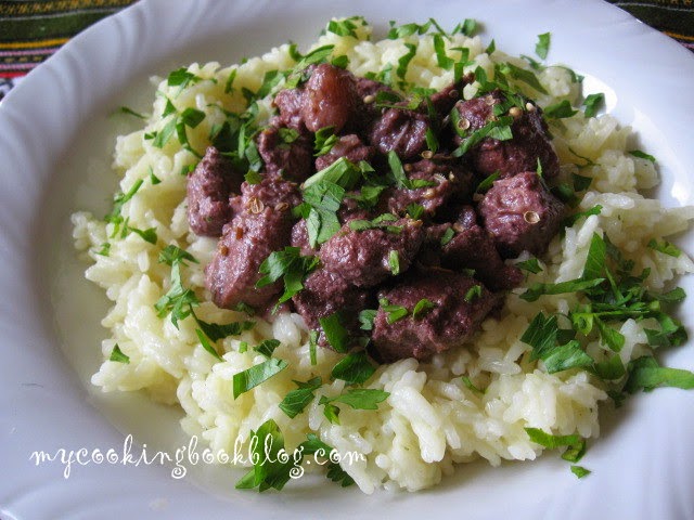 Афеля (Αφέλια) или свинско с червено вино и кориандър