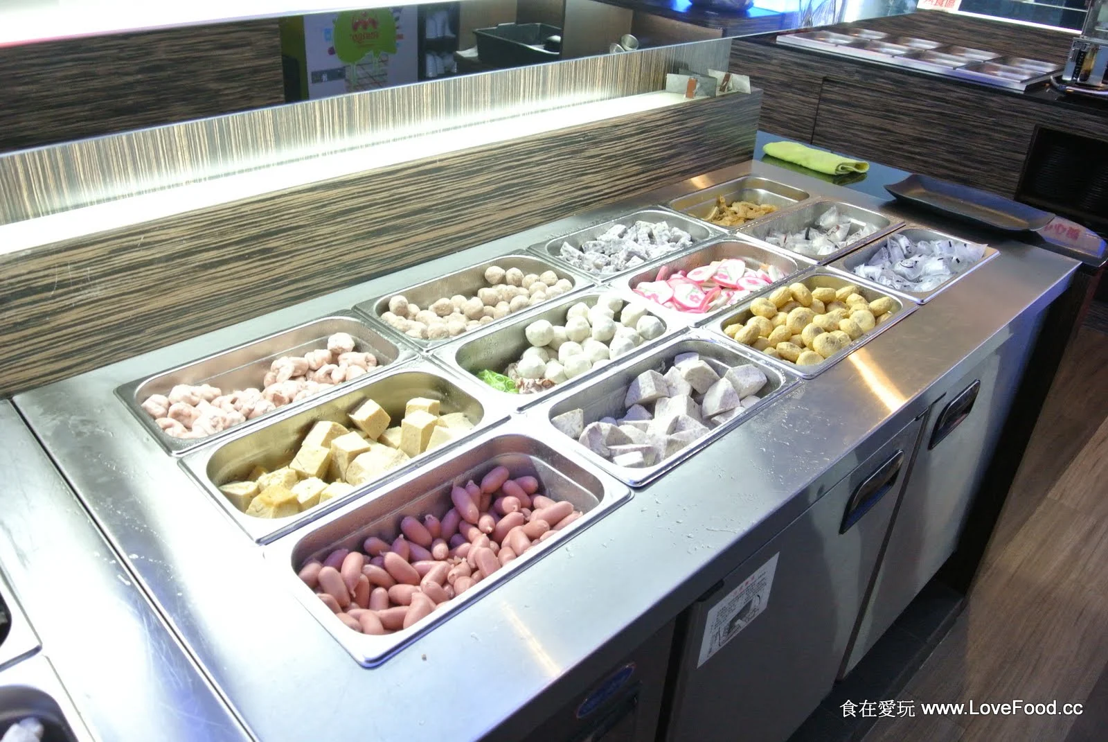 青翠時令蔬菜與菇類火鍋配料專區