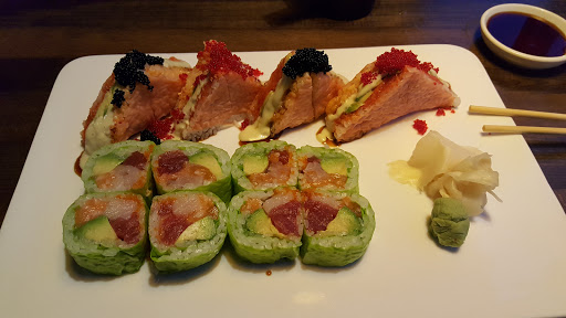 Asian Fusion Restaurant «Fhoo Sushi Asian Bistro», reviews and photos, 294 Sunrise Hwy, Rockville Centre, NY 11570, USA