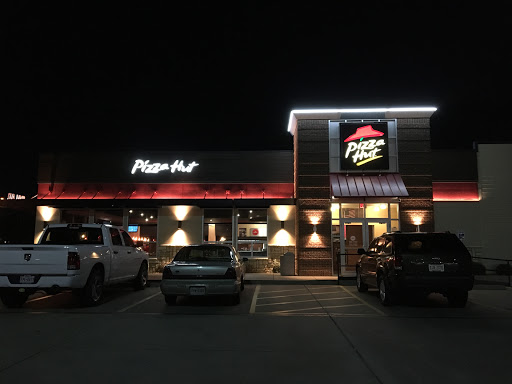 Pizza Restaurant «Pizza Hut», reviews and photos, 2106 Judson Rd, Longview, TX 75605, USA