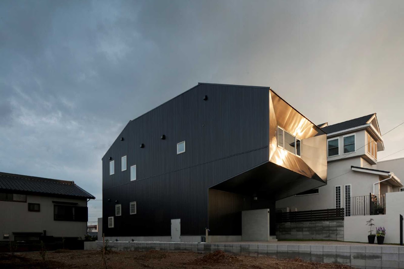 Japan: HANSHA REFLECTION HOUSE by STUDIO SKLIM