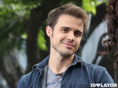 Kris Allen Stops by The Grove for 