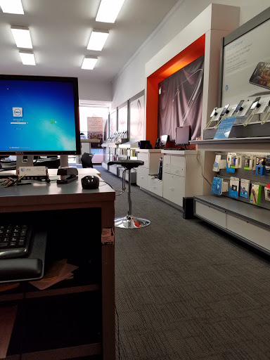 Cell Phone Store «AT&T Authorized Retailer», reviews and photos, 108 School St, Glen Cove, NY 11542, USA