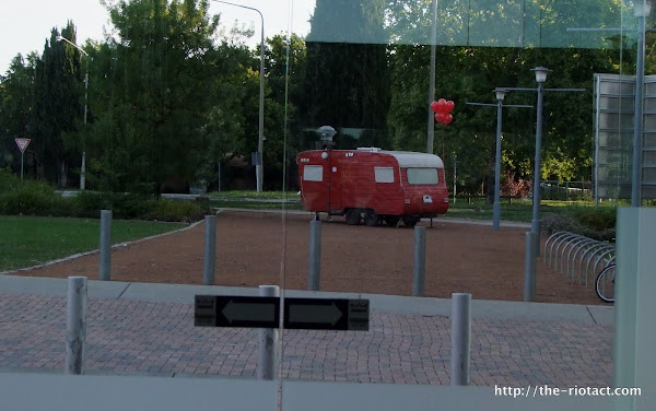 red caravan