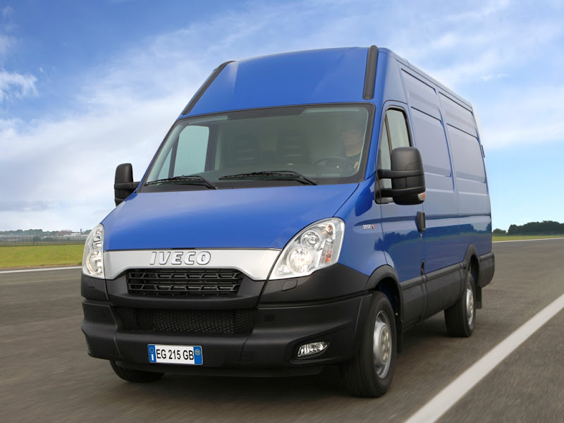 Pojazd dostawczy Iveco Daily wyposażony w fabryczną instalację zasilania CNG