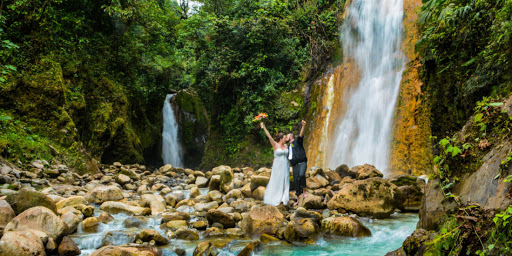 Catarata Del Toro