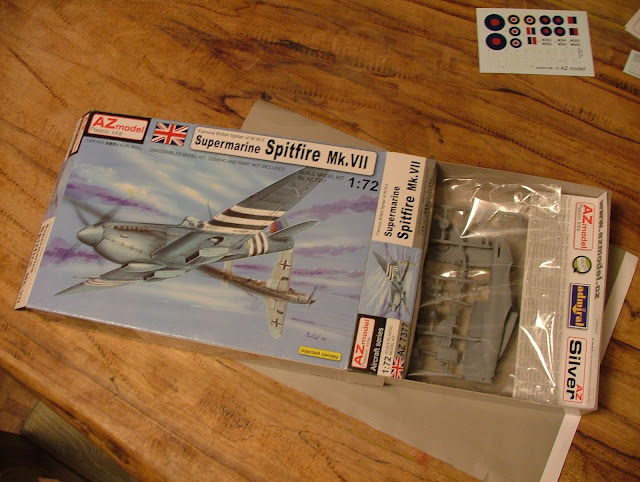 [AZmodel] Supermarine Spitfire Mk VII  DSCF5660