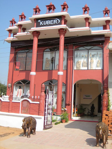 Kuber, a-3, Near Gandhi Square, jain Temple Road, Khajuraho, Madhya Pradesh 471606, India, Clothing_Accessories_Store, state MP