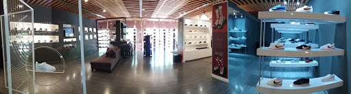 Soul SNKR Boutique, Paseo de la Reforma 27, Tabacalera, 06030 Ciudad de México, CDMX, México, Boutique | Ciudad de México