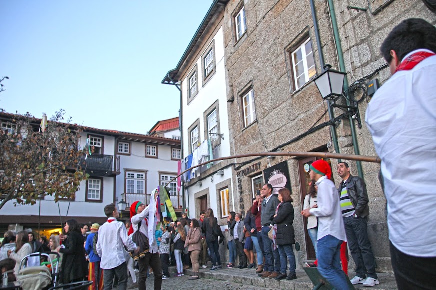 Conhecer Guimarães durante as Festas Nicolinas (e o Pinheiro) | Portugal